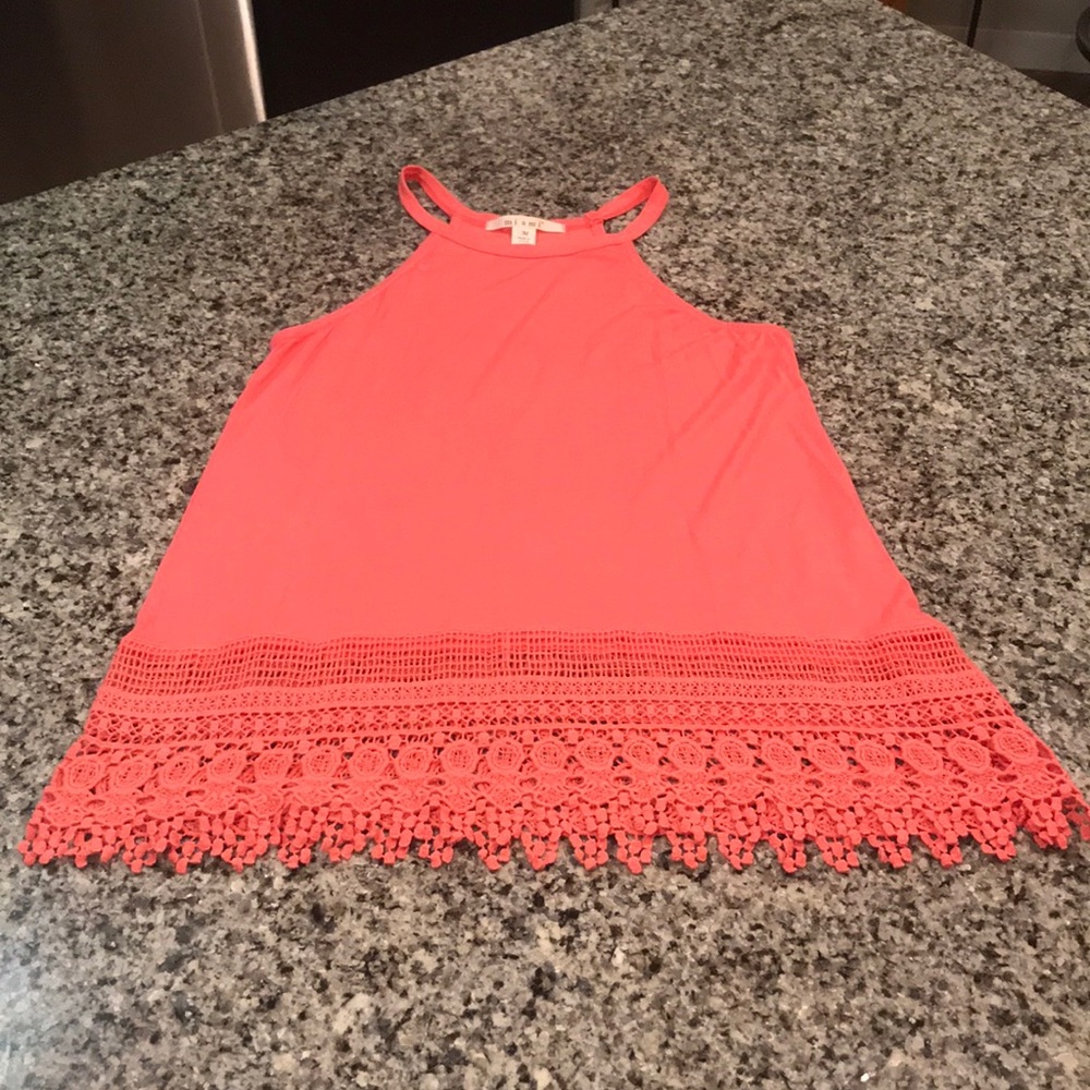 ❌SOLD❌ 🌺 Francesca’s Coral Woven Tank Top 🌺
